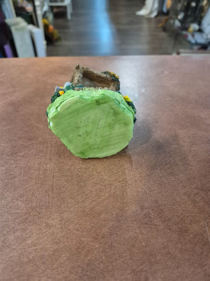 Mini Wishing Well, 3" × 4.25"