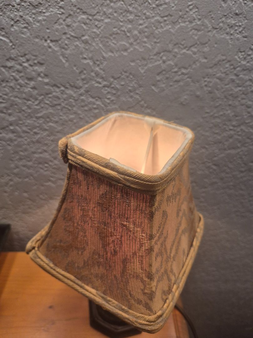 Pineapple Bronze Lamp, 11"
