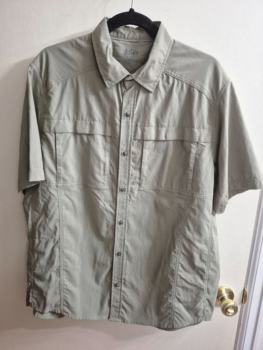 Olive REI Short Sleeve Button Shirt, L