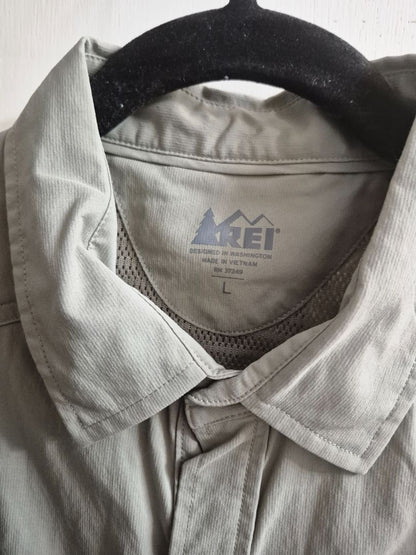 Olive REI Short Sleeve Button Shirt, L