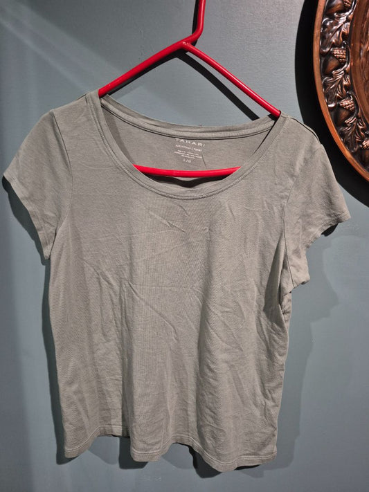 Green Tahari T-Shirt, L
