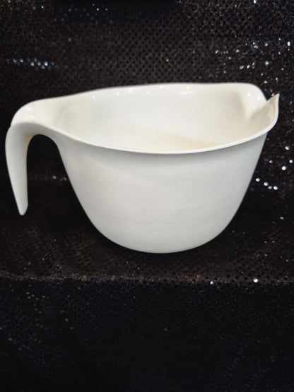 White  Plastic Mixing Bowl, 3 Qt.