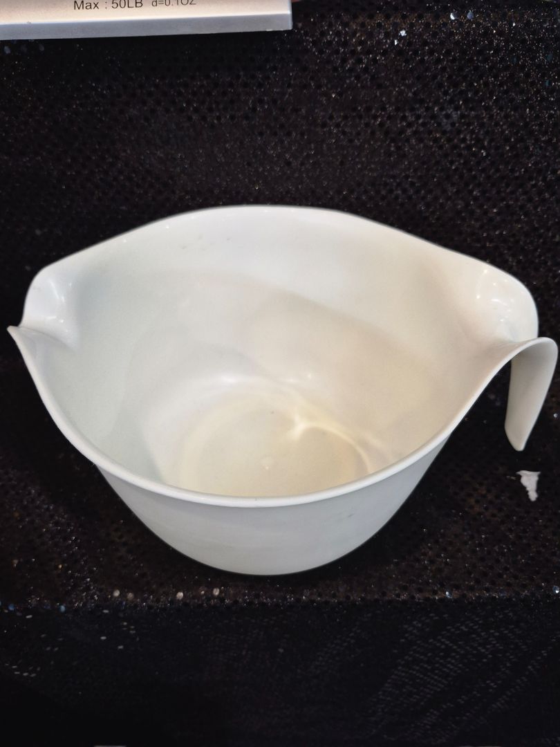 White  Plastic Mixing Bowl, 3 Qt.