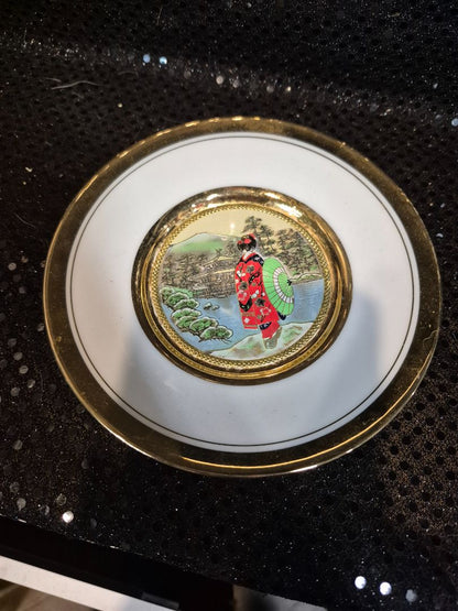 The Art of Chokin Plate Gold Gilded Geisha Girl In Red w Parasol VTG Japan