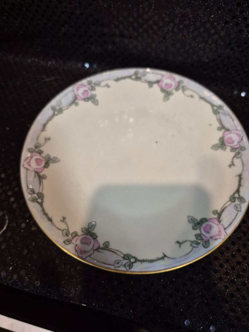 Ivory Hutschenreuther Porcelian Plate, 7.5"