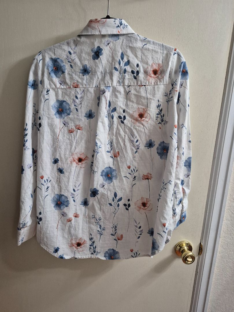 White Floral  Long Sleeve Button Blouse, M
