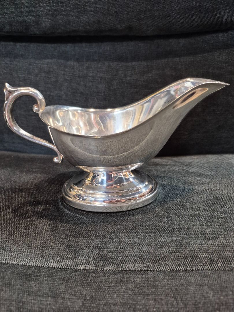 Silver Plated Gravy Boat, 7.5" × 3.75" × 4"
