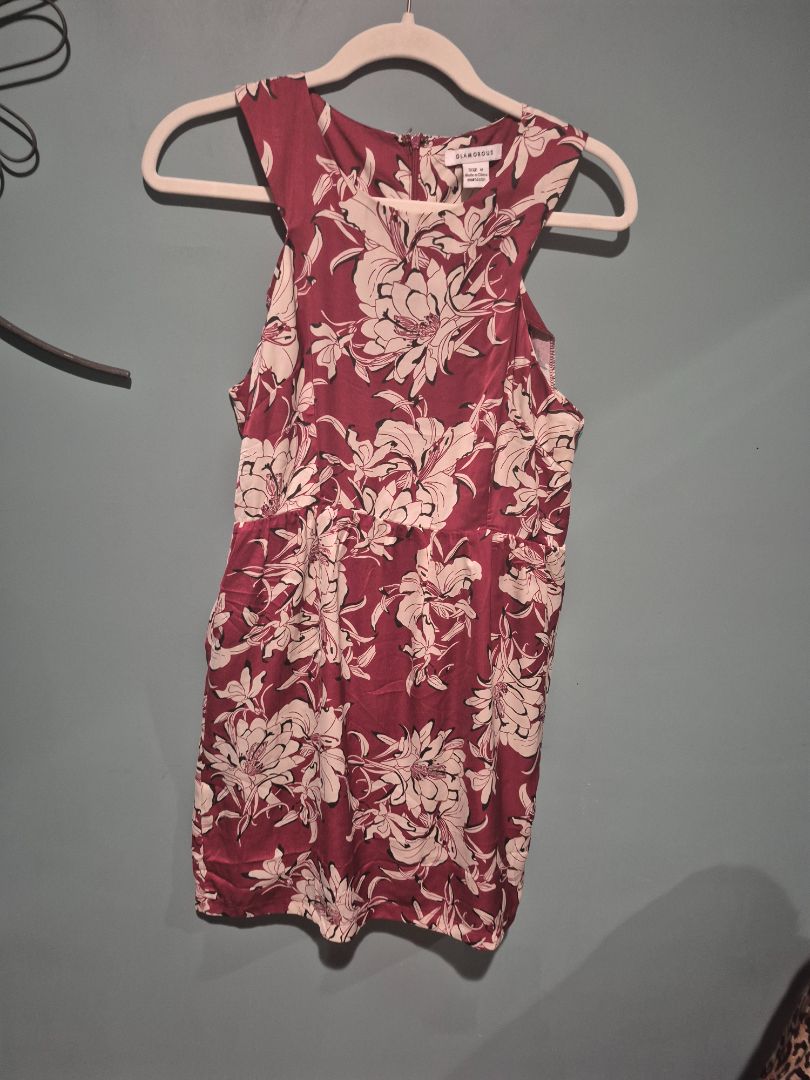Red w/Wht Flowers Glamorous Dress, M