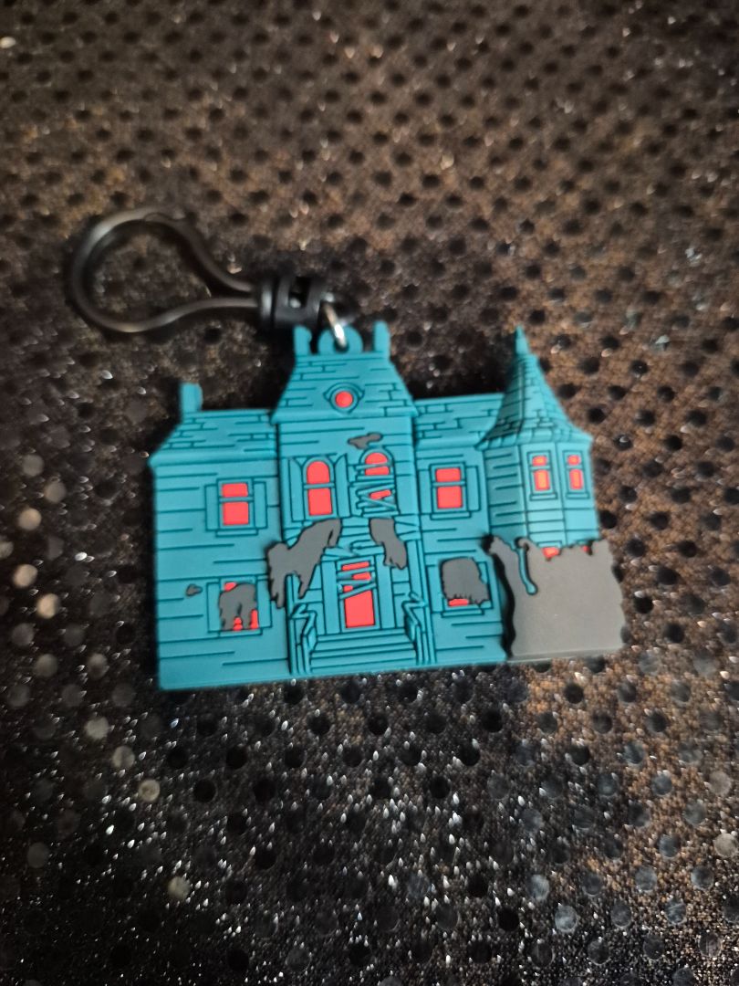 Stephen King's IT Neibolt House Bag Clip, 2.75" × 2.25"
