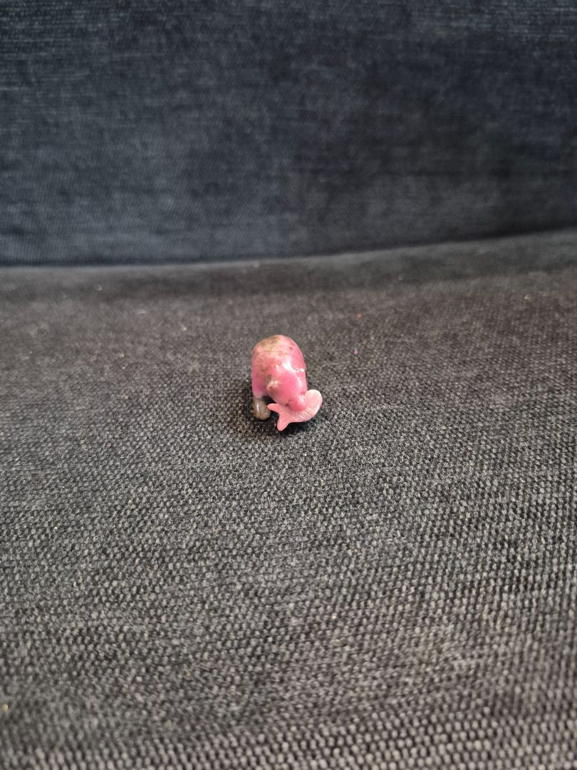 Pink & Black Rhodonite Hand Carved Bear w/Salmon and Cub w/Salmon, 2" & 1"