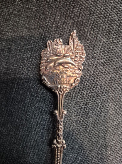 Vintage 1981 Sea World Silver Plate Bas Relief Dolphin Park View Souvenir Spoon, 5"