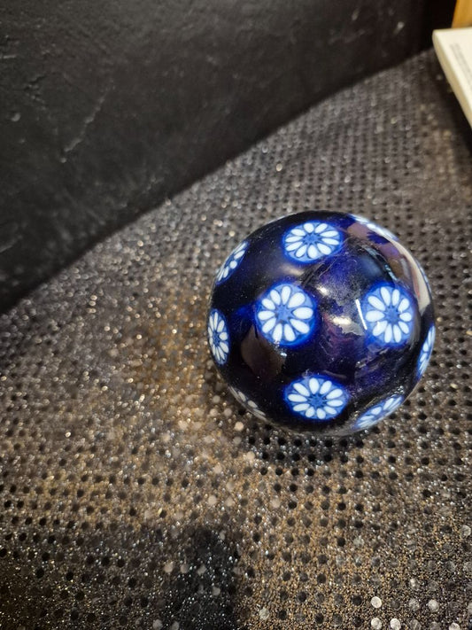 Cobalt Blue w/Daisies  Porcelain Carpet Ball, 3"