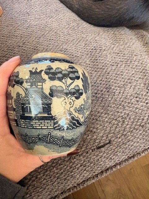 Blue and Tan Willow Ginger Jar