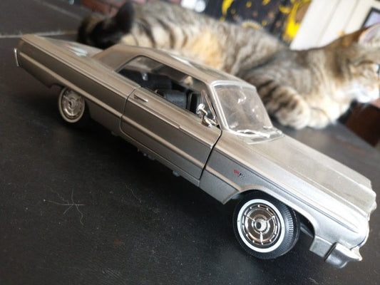 Silver 1964 Chevy Impala 1/25 Diecast Johnny Lightning