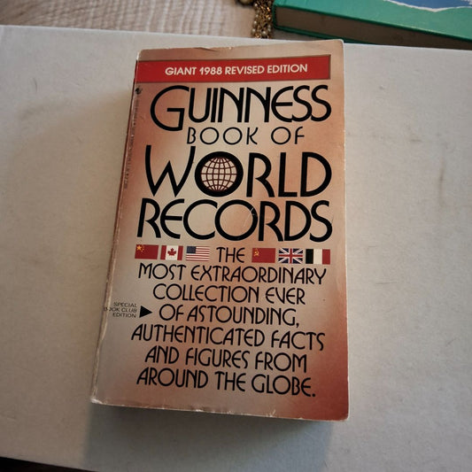 Guinness Book of World Records: Giant 1988 Revised Edition (Paperback)