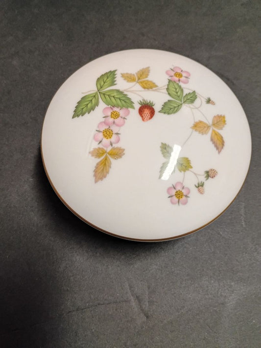 Wedgewood Wild Strawberry trinket box