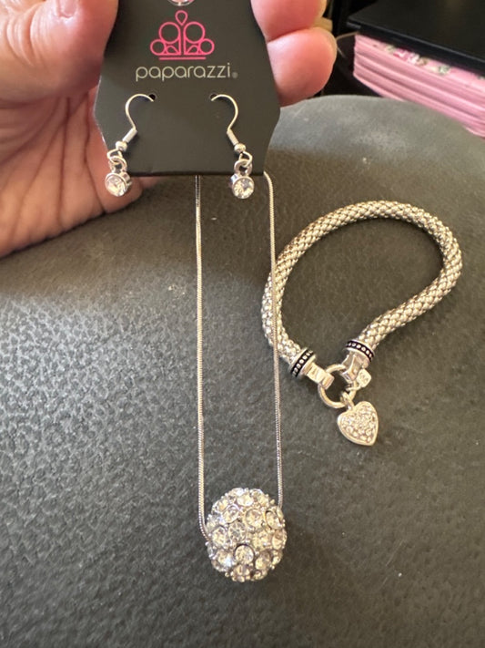 Paparazzi & 9 West Bombshell Set