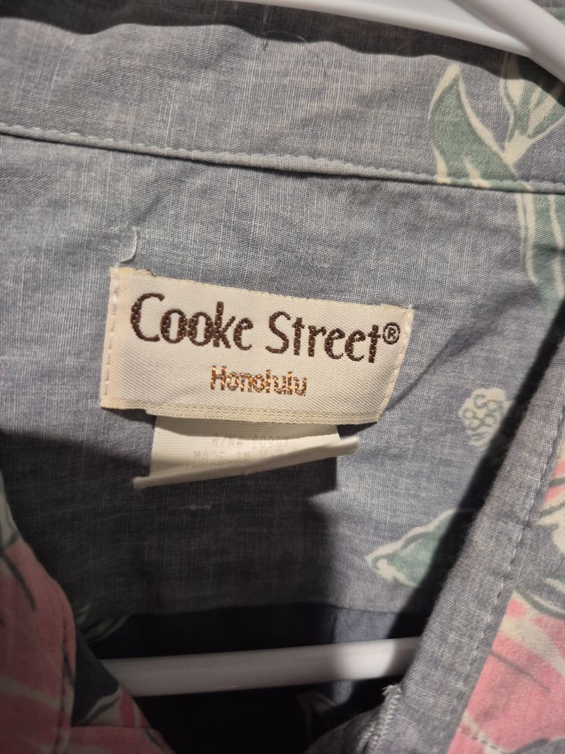 Grey/Pink Cooke Street Honolulu Hawaiian Shirt, L