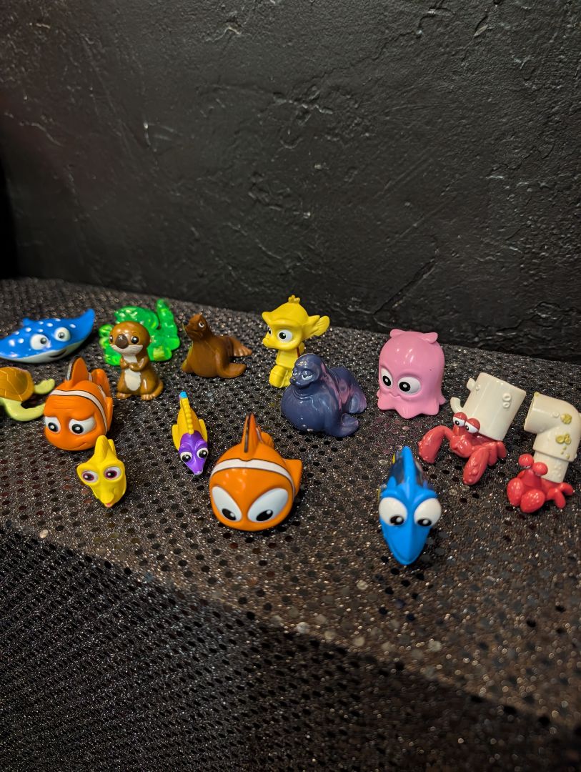 Finding nemo/dory 15 pc toy set
