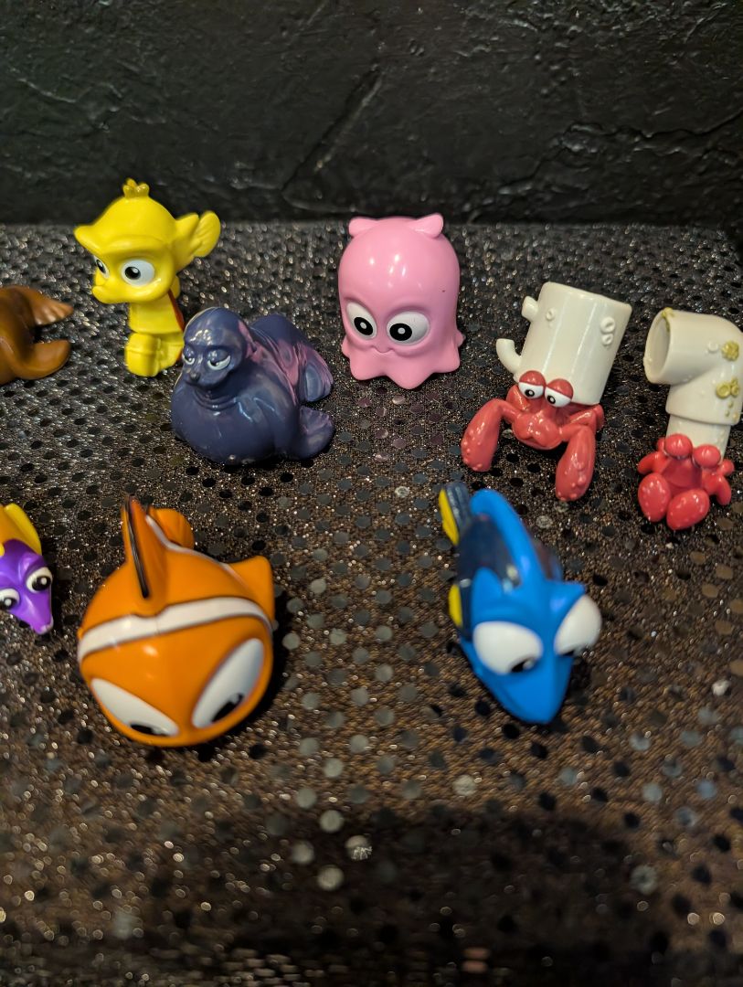 Finding nemo/dory 15 pc toy set
