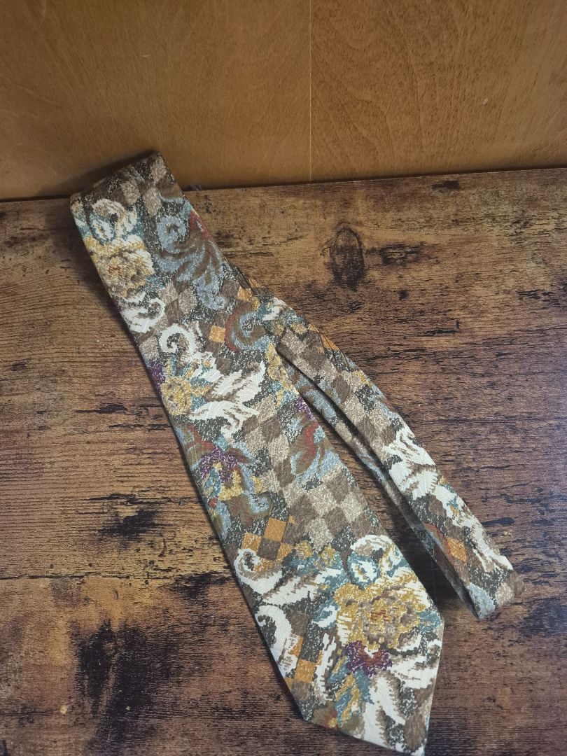 Gold/Green/Red Welch Margetson Tie
