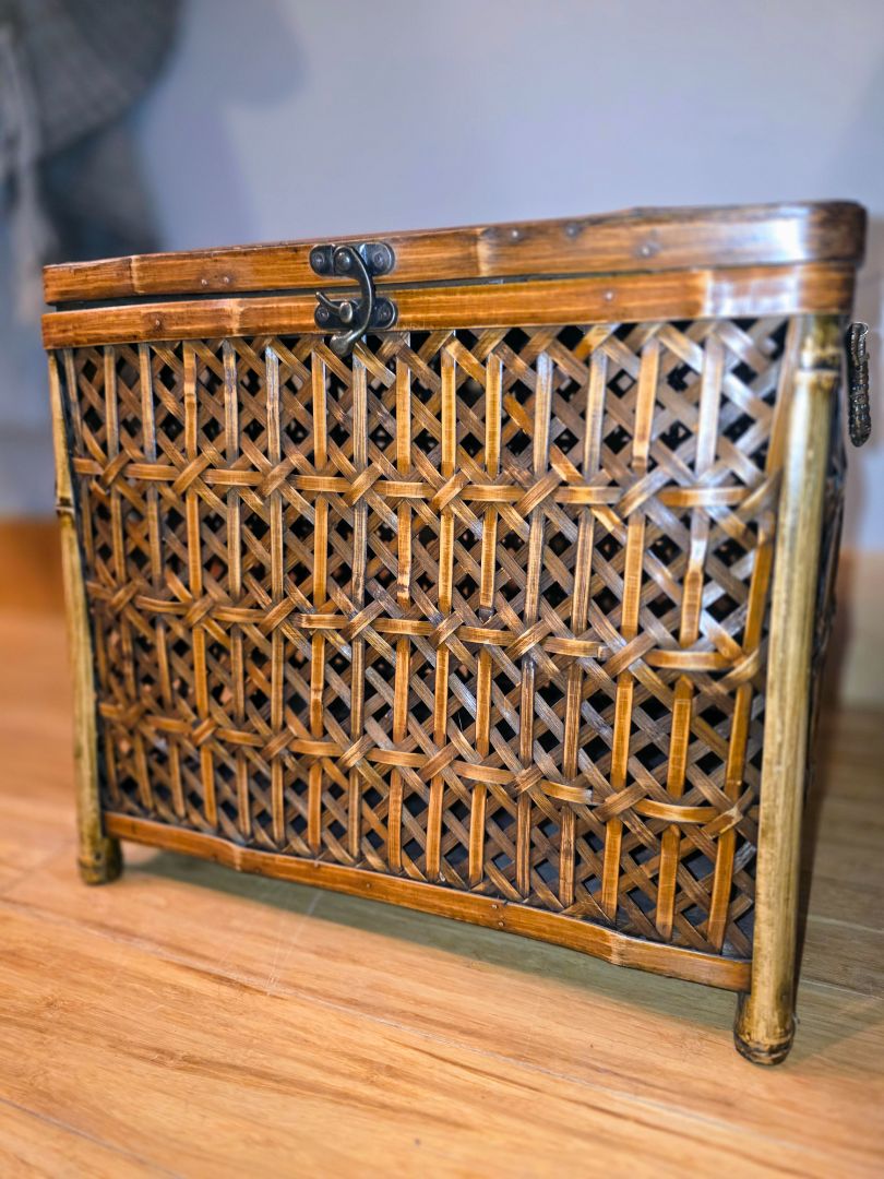 Wicker Chest - Vintage, 16" x 11" & 13.5" tall