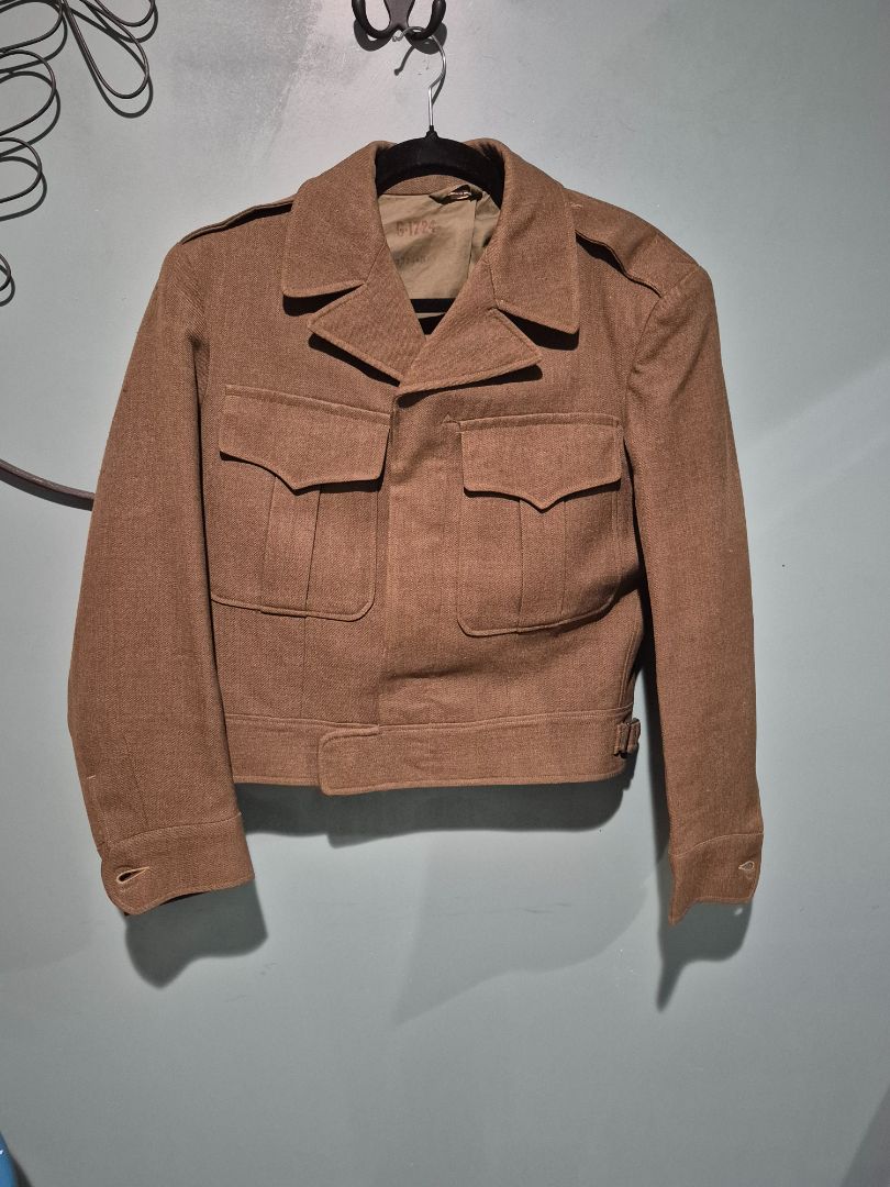 Army Green  Vintage US Army "Ike" Jacket, 34S