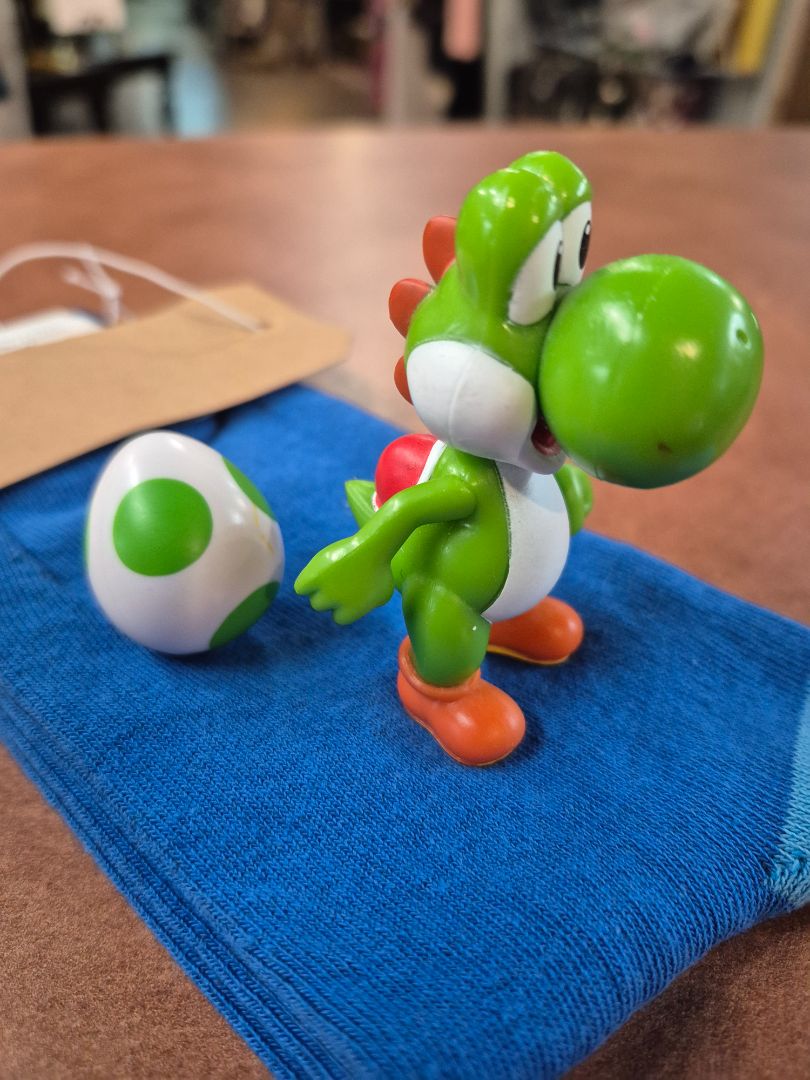 Green Super Mario Yoshi w/egg, 2 pcs.