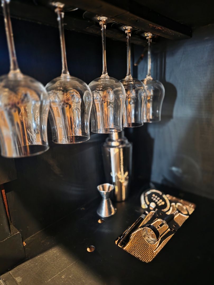 Antique Radio Cabinet to WineBar, 22.5"x 26" & 39" tall