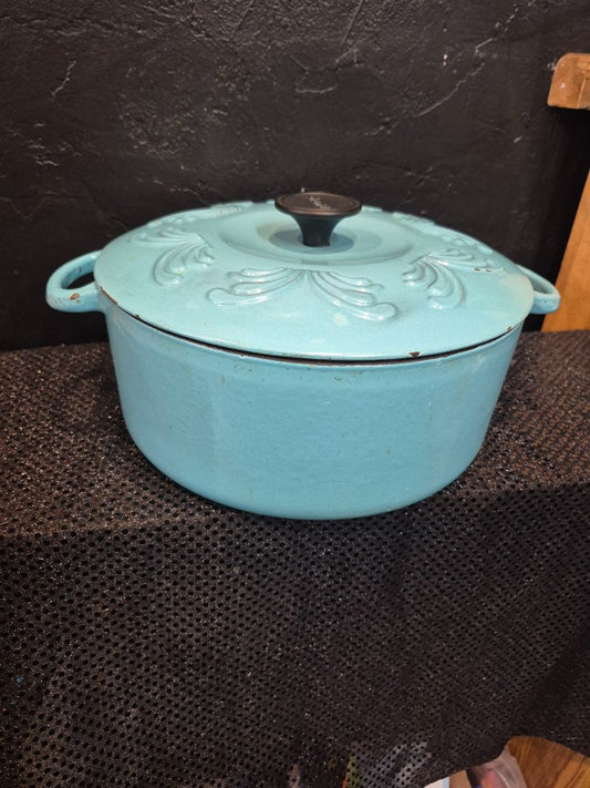 Lt. Blue Chantal Dutch Oven, 6 Qt.