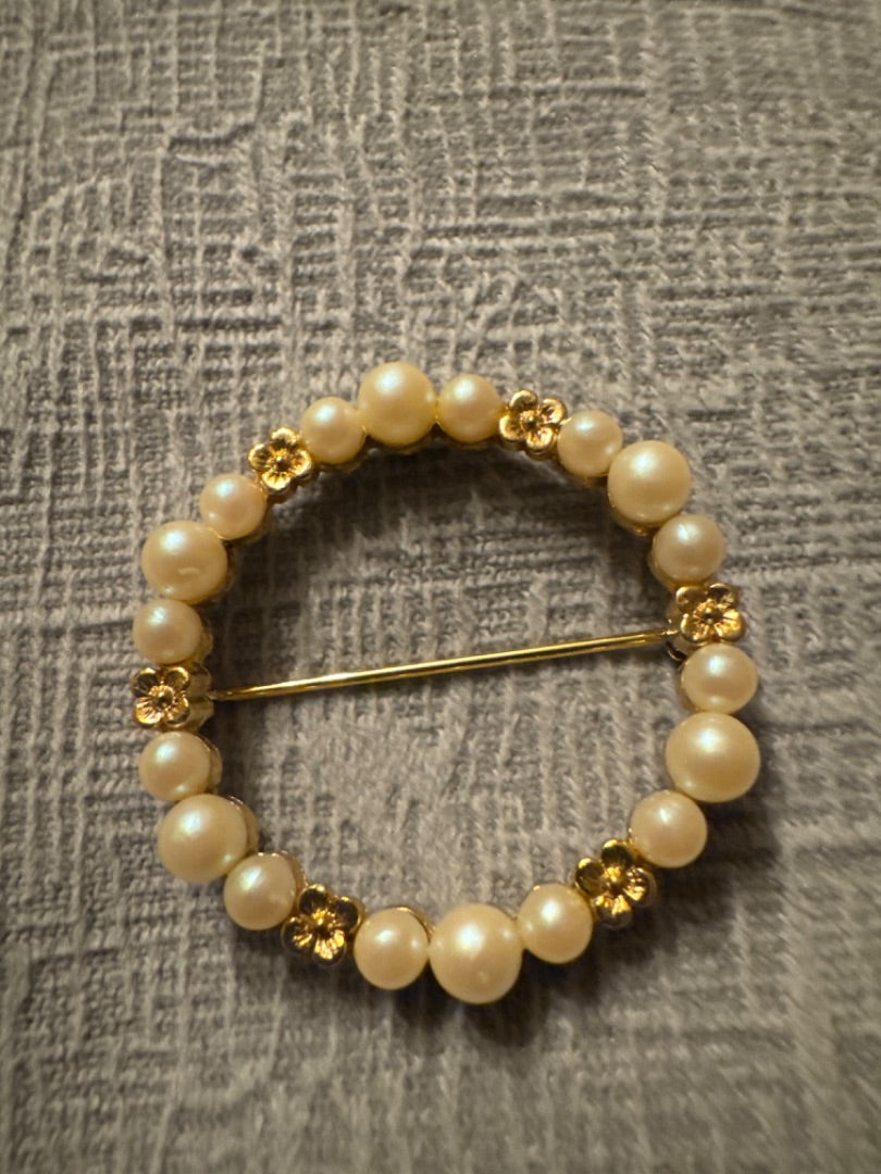 Pearl & Gold Flower Broach