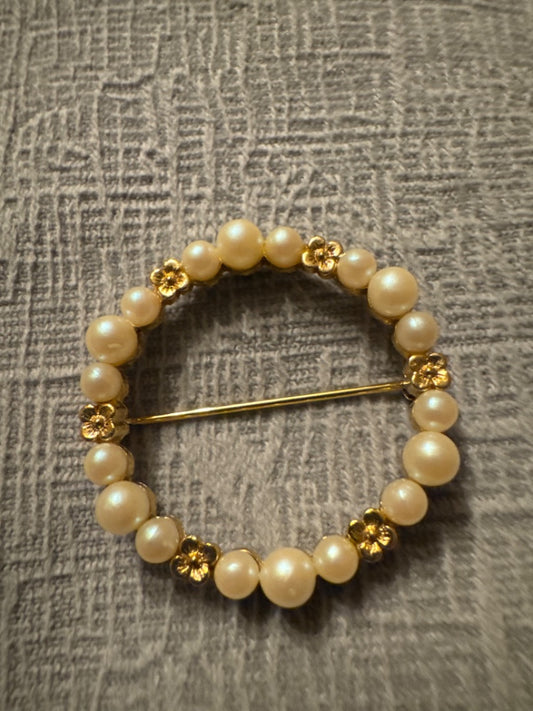 Pearl & Gold Flower Broach