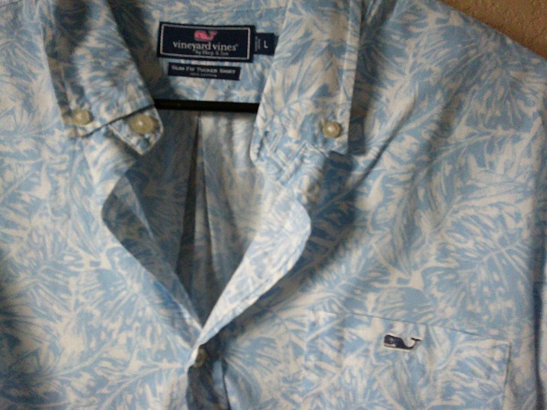 BLUE AND WHITE LEAF PATTERN  VINEYARD VINES LONG SLEEVED SHIRT, L