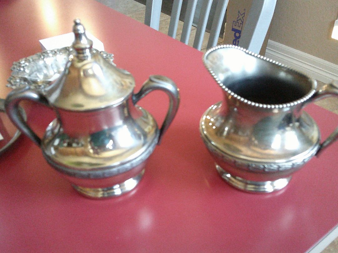 SILVERPLATE- SUGAR AND CREAMER- LAUREL #2002