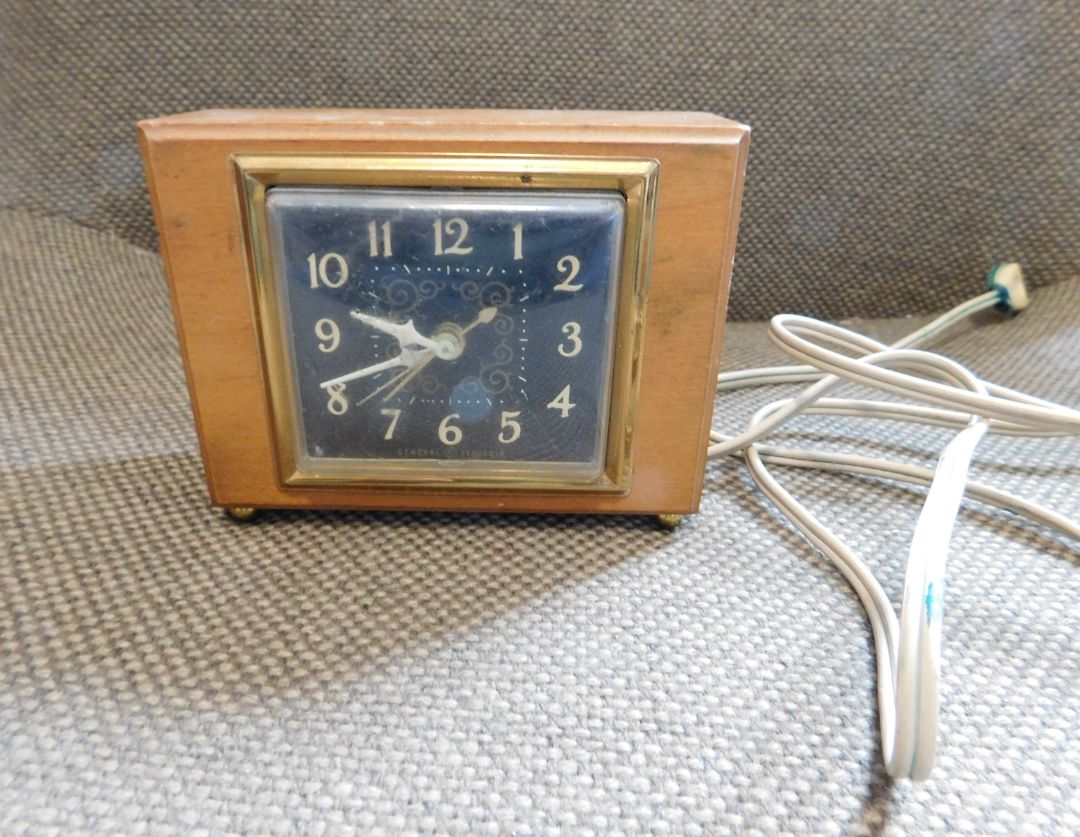 GE Working Travel Clock