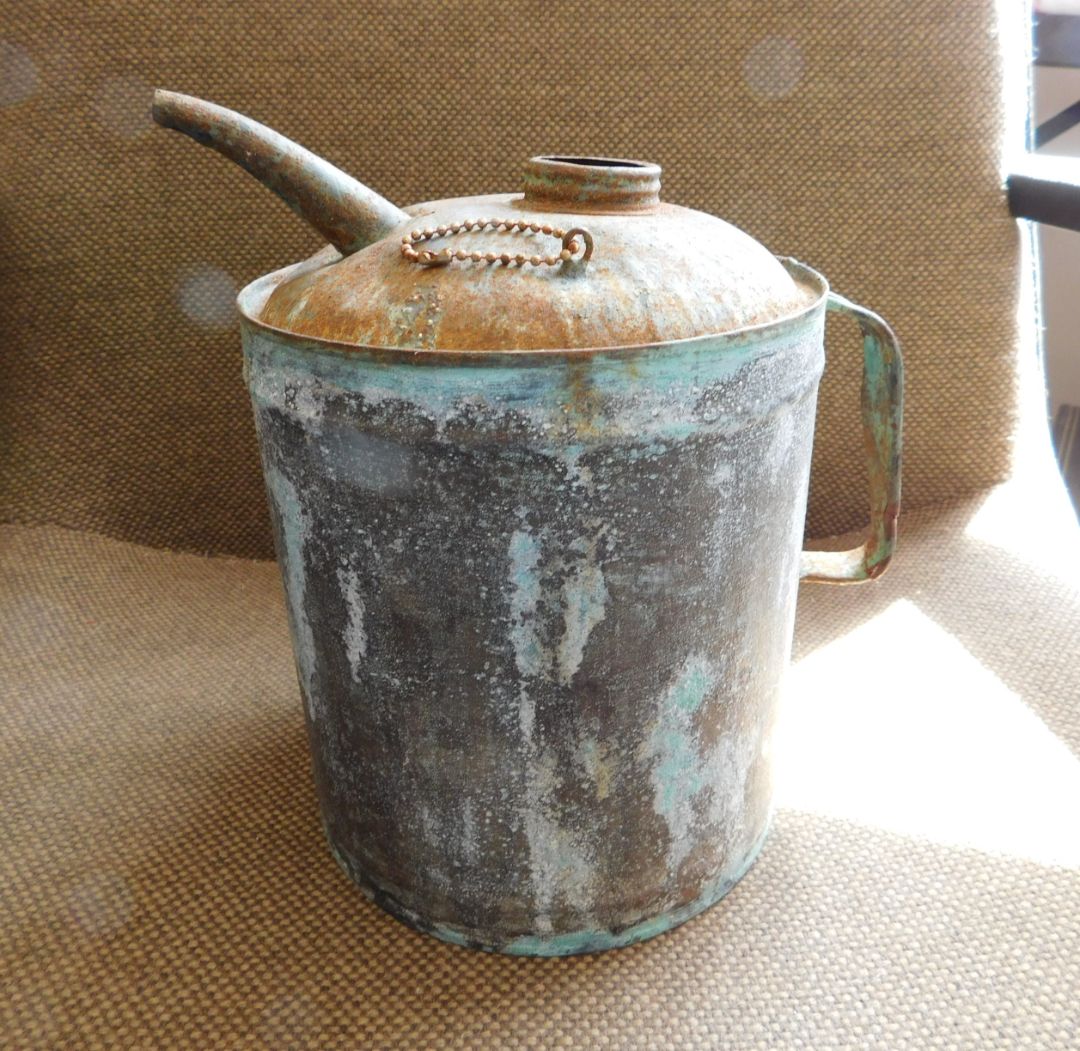 Gas Can - (Broken Handle)