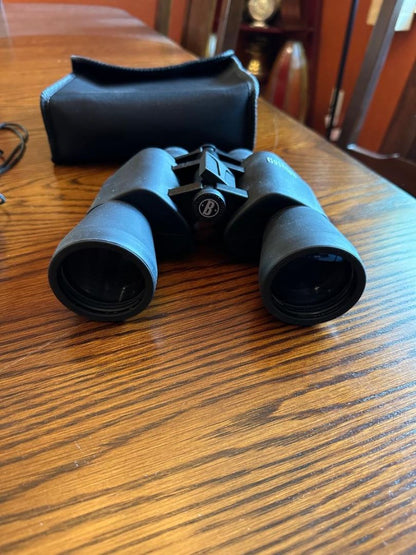 Bushnell Binoculars 10x-30x50 197 feet at 1000 yds
