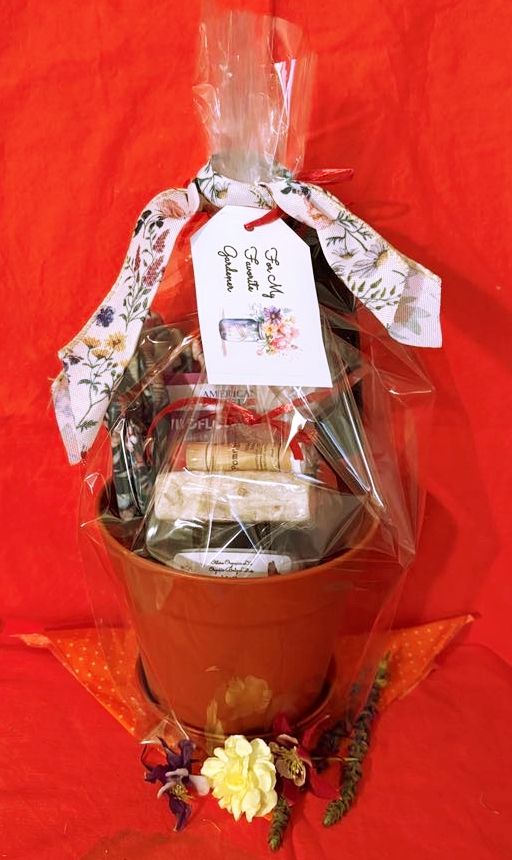 Ostara Organics Ltd LLC Gardener Gift Set