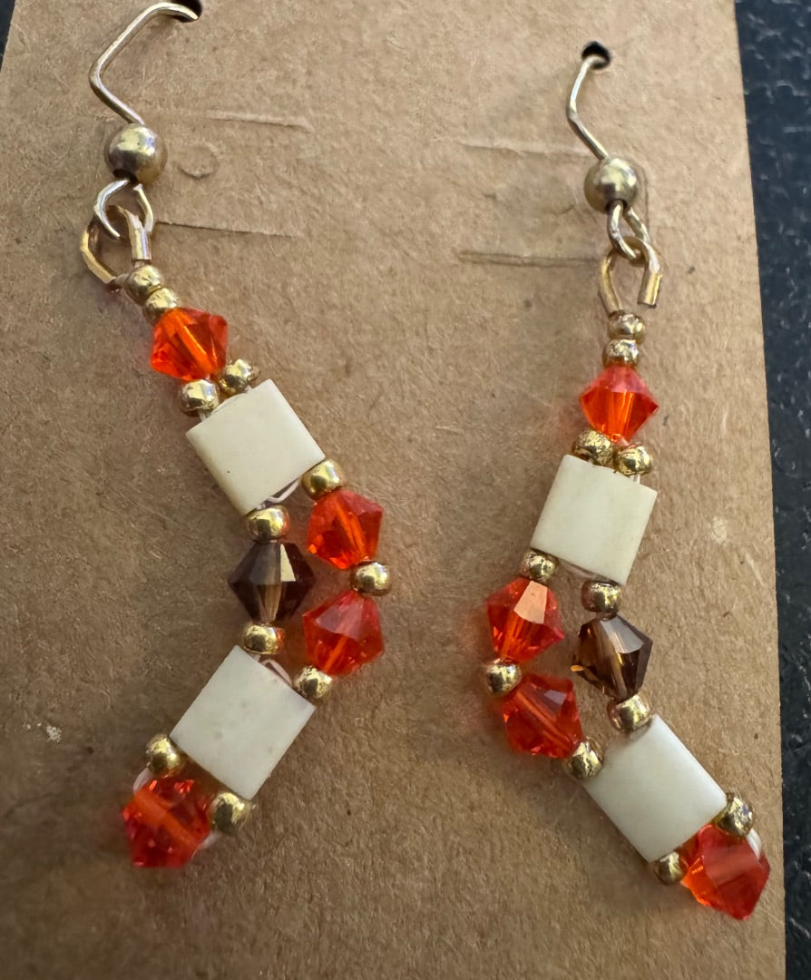 H-Christmas red/white stocking bead dangle earrings