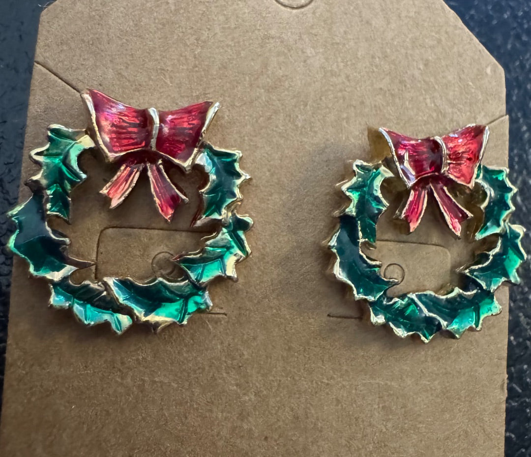H-Christmas wreath stud earrings