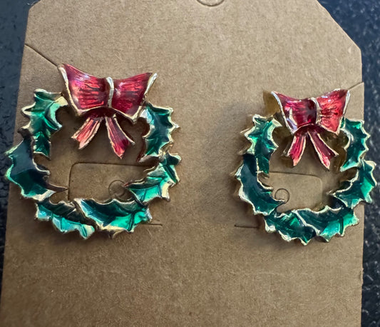 H-Christmas wreath stud earrings