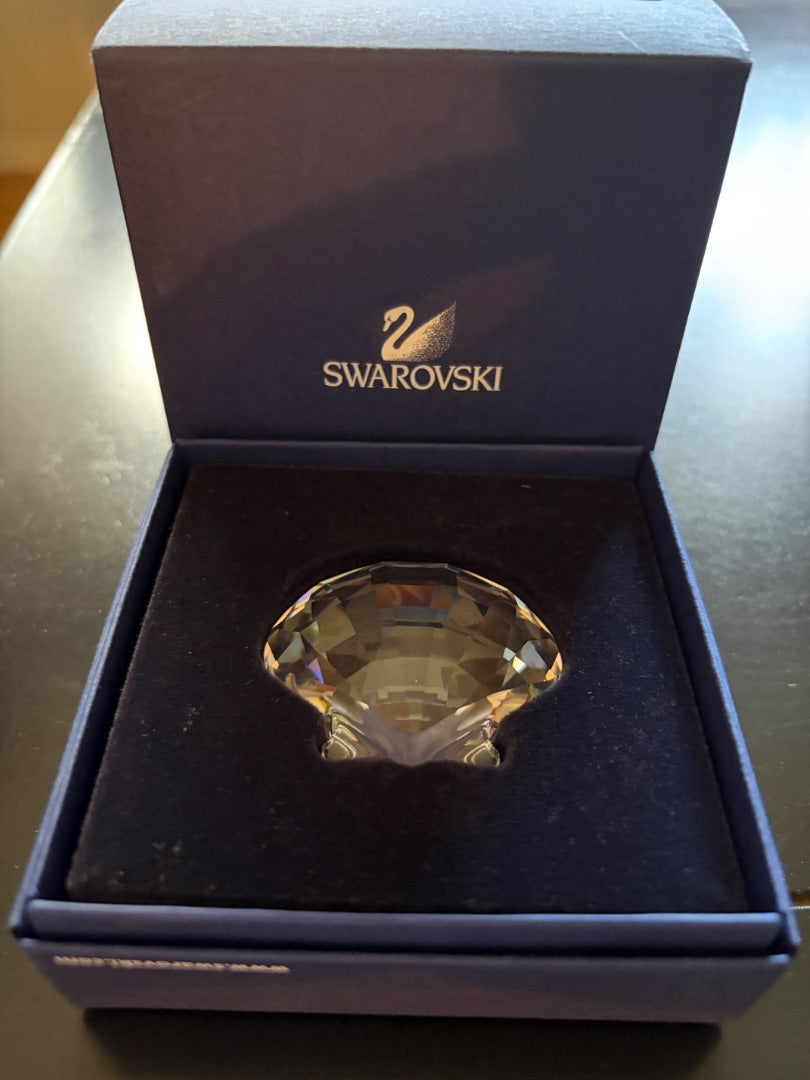 Swarovski crystal scallop shell