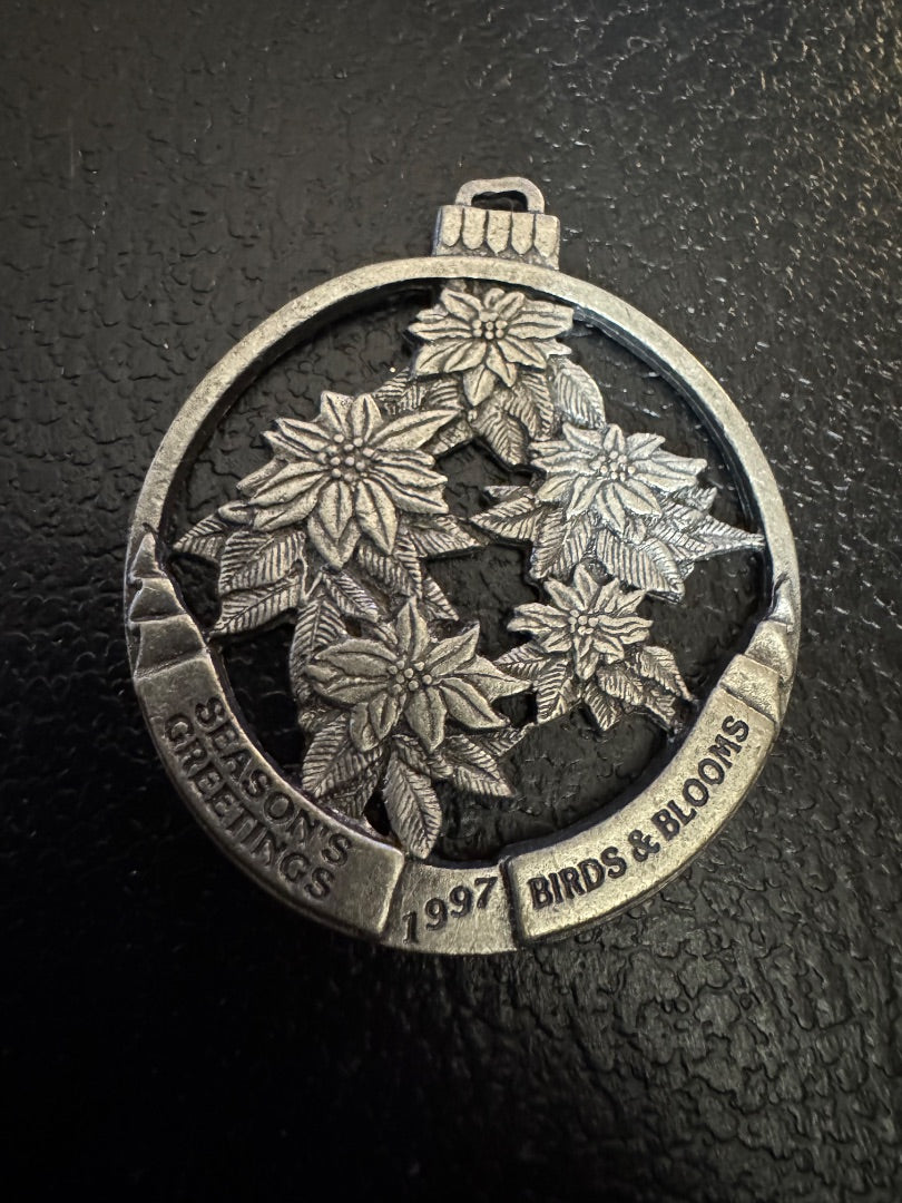 H-1997 Birds&Blooms seasons greeting pendant