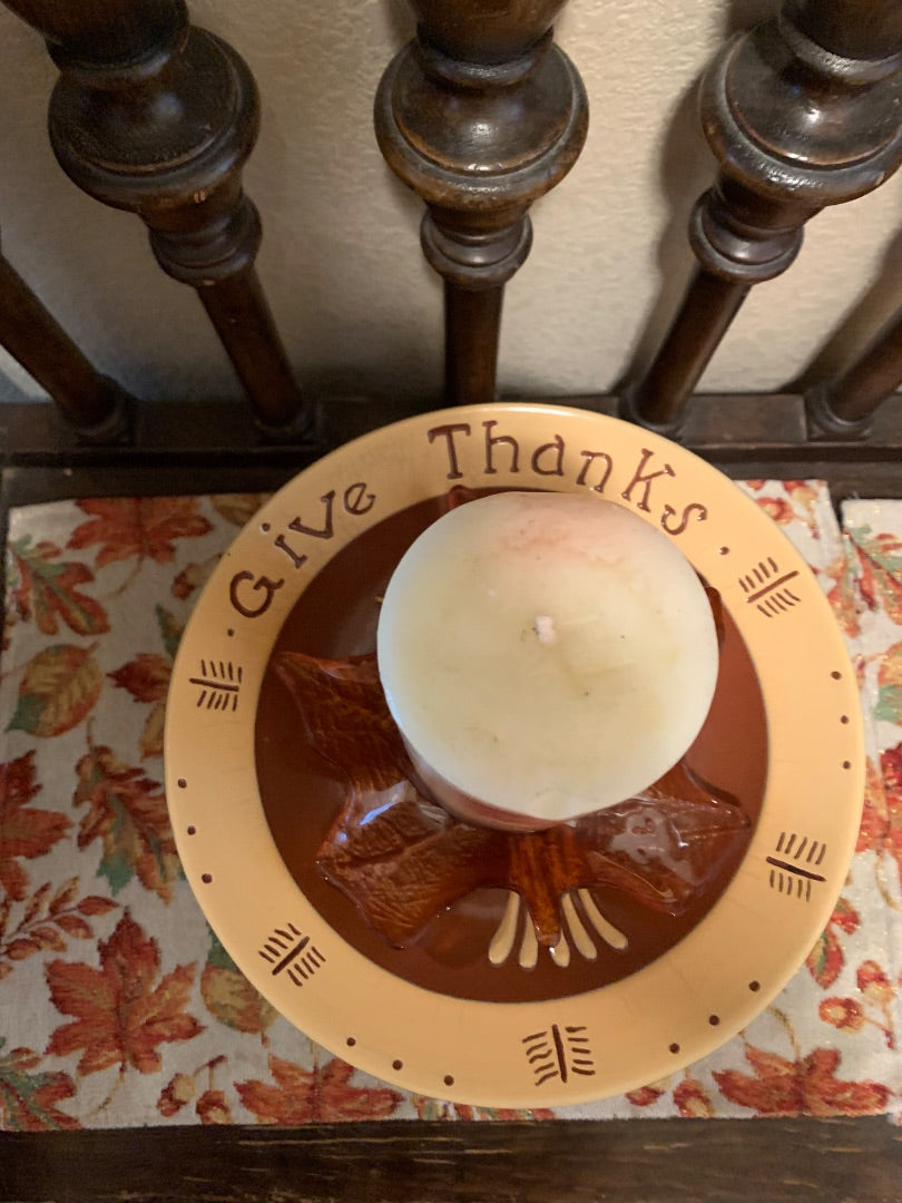 Beige/brown  Centerpiece give thanks plate