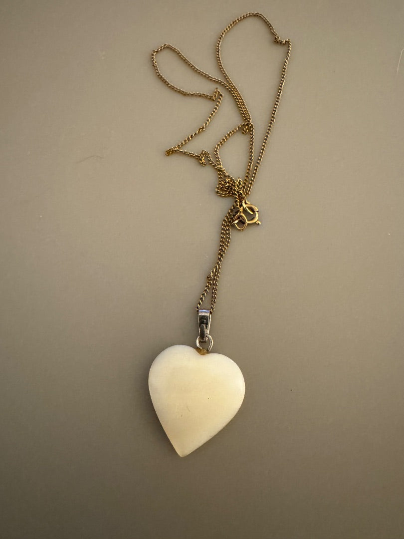 Mother of pearl heart pendant necklace