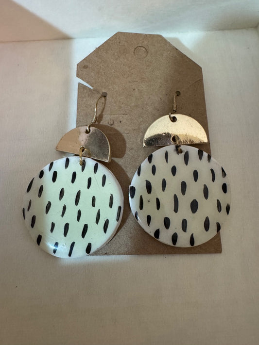 White w/black dot dangle earrings