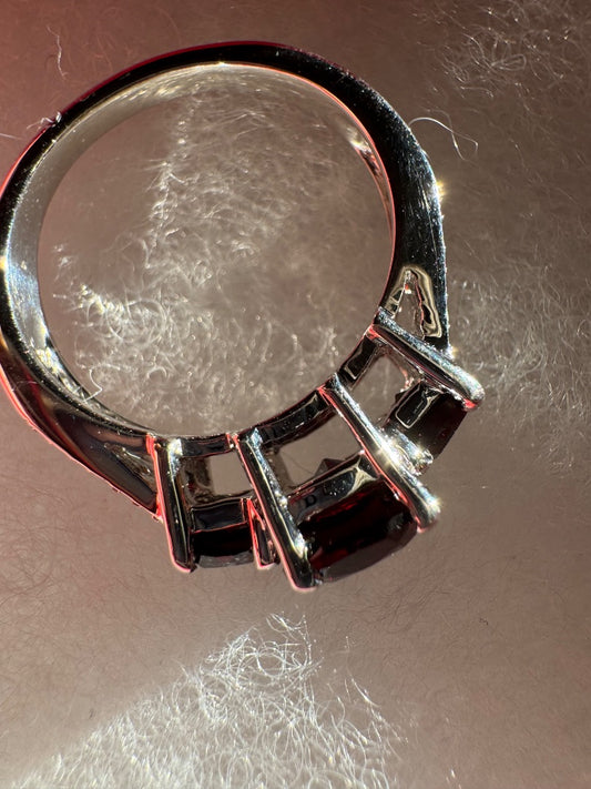 Garnet 3 stone 925 ring 7