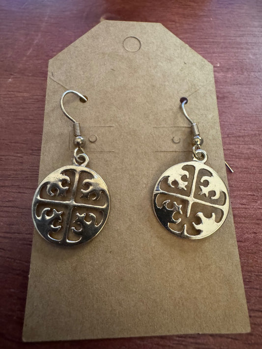 GT circle etched dangle earrings