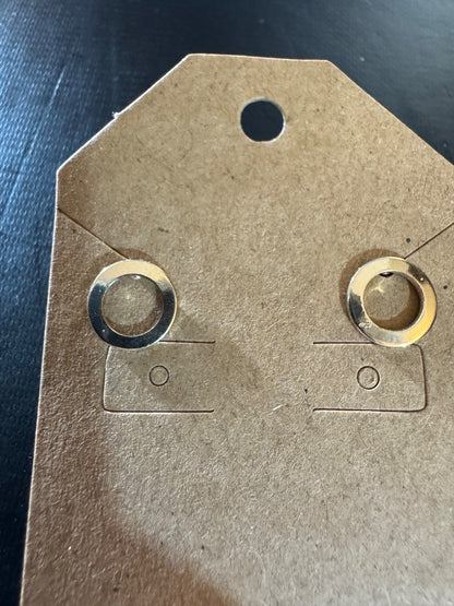 GT circle stud earrings