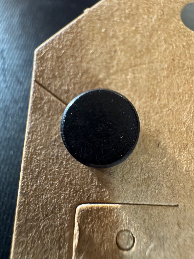 Black thick circle stud earrings